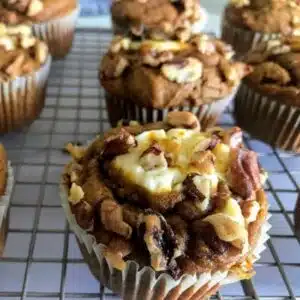 healthy pumpkin cream cheese muffins.