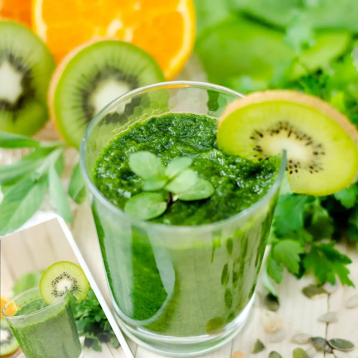 green juice with kiwifruit.